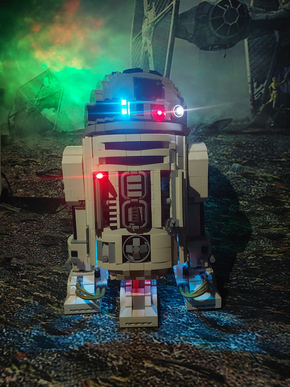The-Great-Brick-Competition-R2-D2-Raffle-Promo-Image